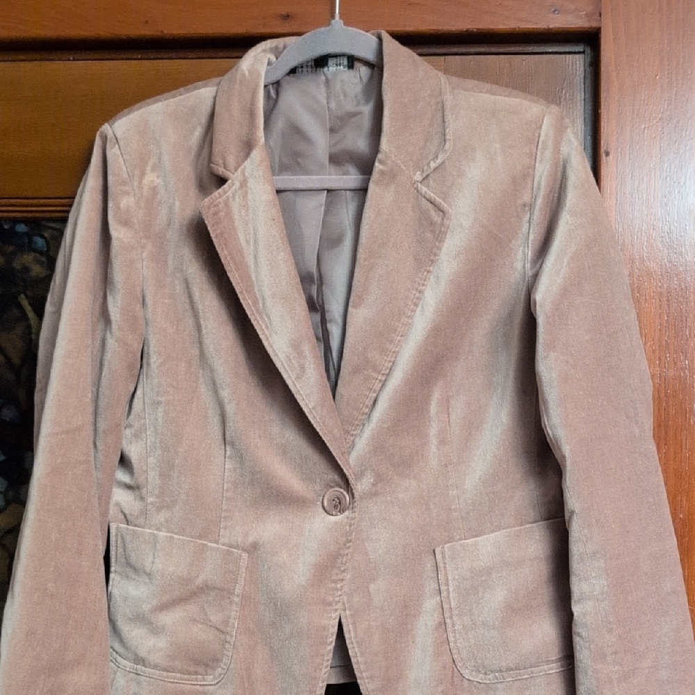 Briggs New York Tan Velvet Blazer